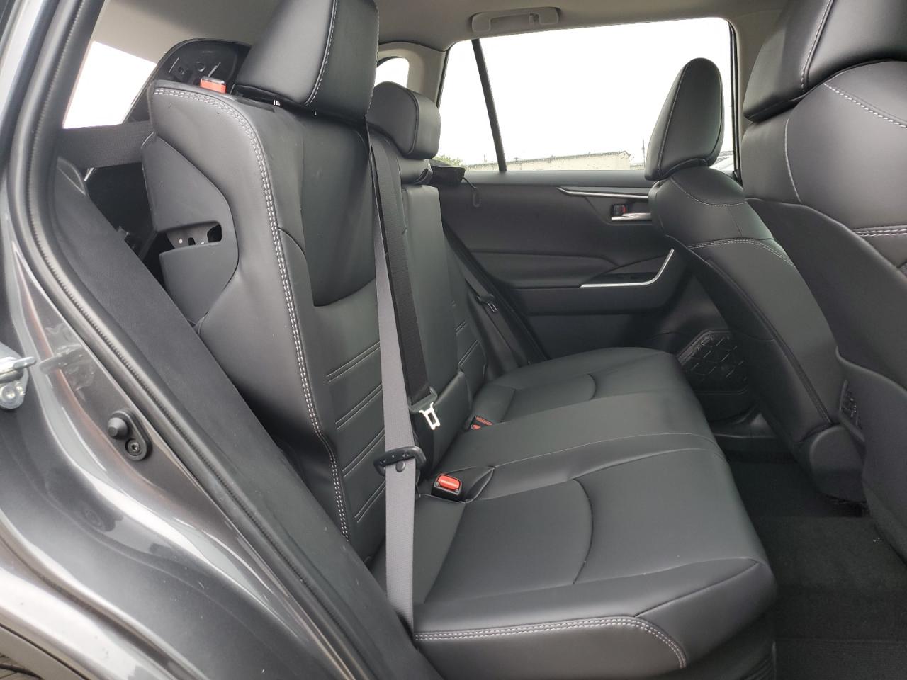 2024 TOYOTA RAV4 XLE PREMIUM VIN:2T3B6RFV0RW077961
