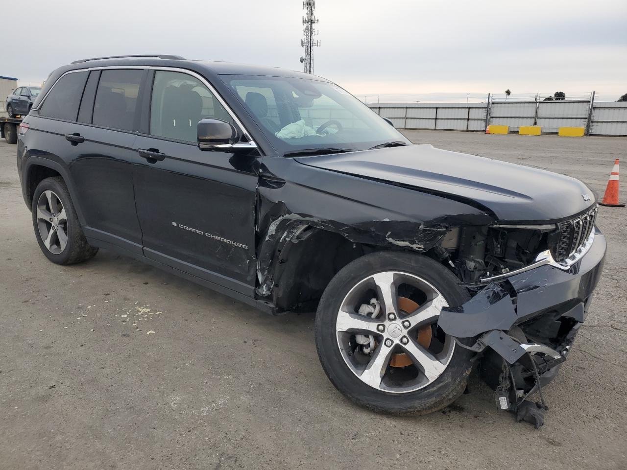 2023 JEEP GRAND CHEROKEE LIMITED VIN:1C4RJGBG2PC523181