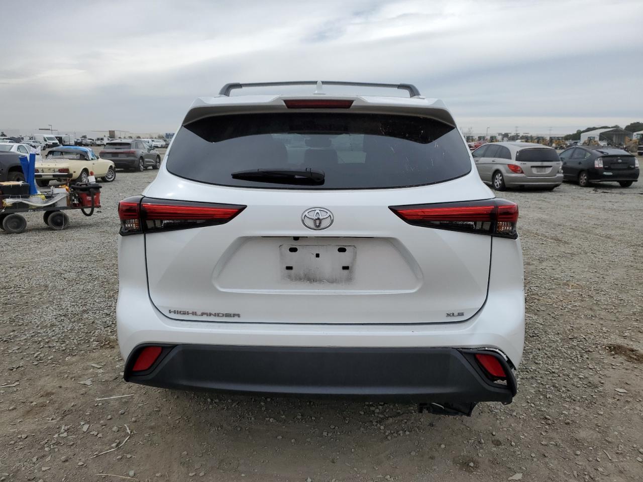 2022 TOYOTA HIGHLANDER XLE VIN:5TDHZRAH5NS549148