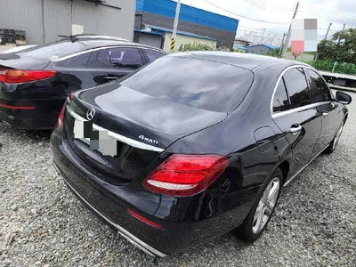 2017 Mercedes-Benz E 220 VIN: