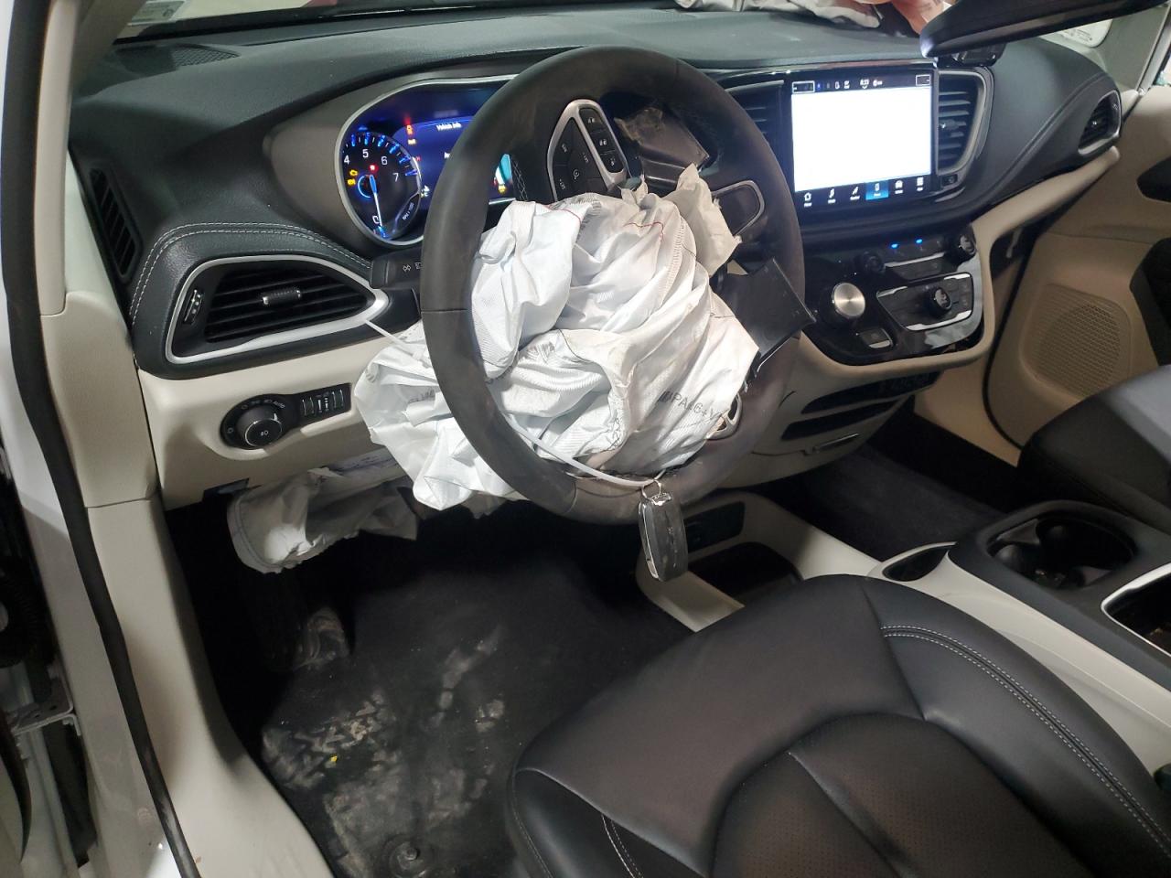 2024 CHRYSLER PACIFICA TOURING L VIN:2C4RC3BG4RR185635