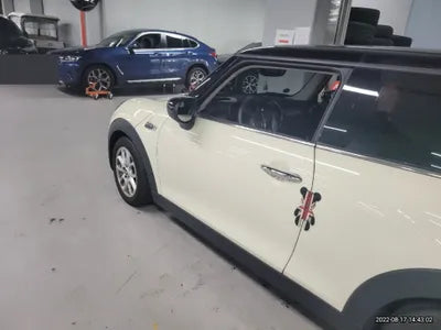 2021 MINI Cooper VIN: