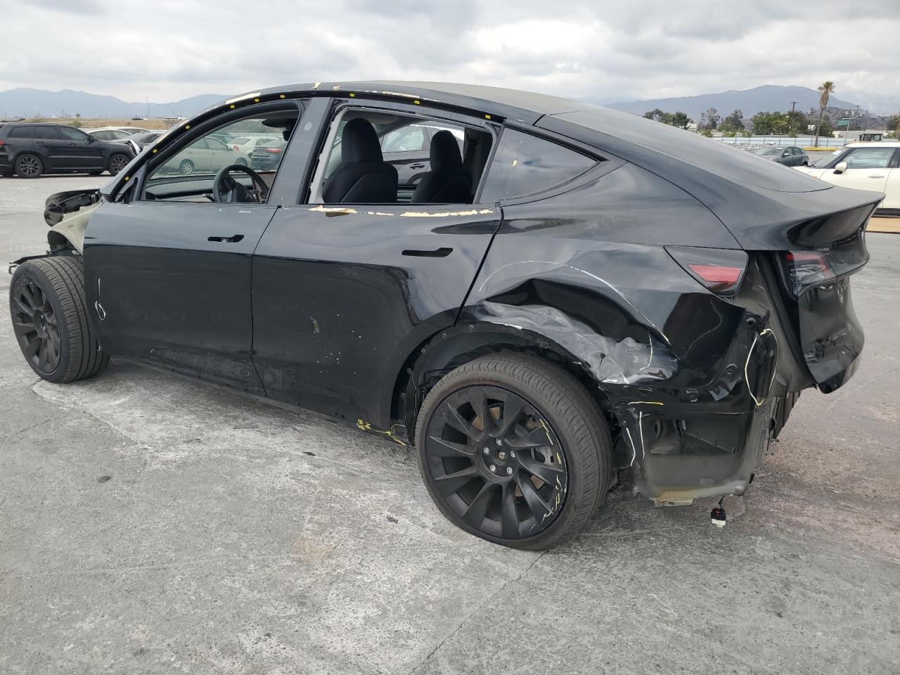 2023 TESLA MODEL Y  VIN:7SAYGDEE3PF881513