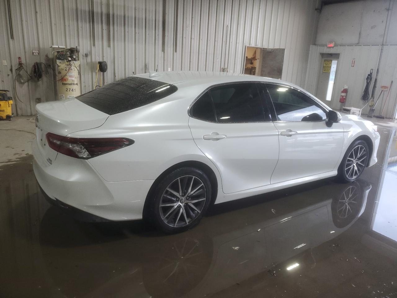 2022 TOYOTA CAMRY XLE VIN:4T1F31AK6NU577182