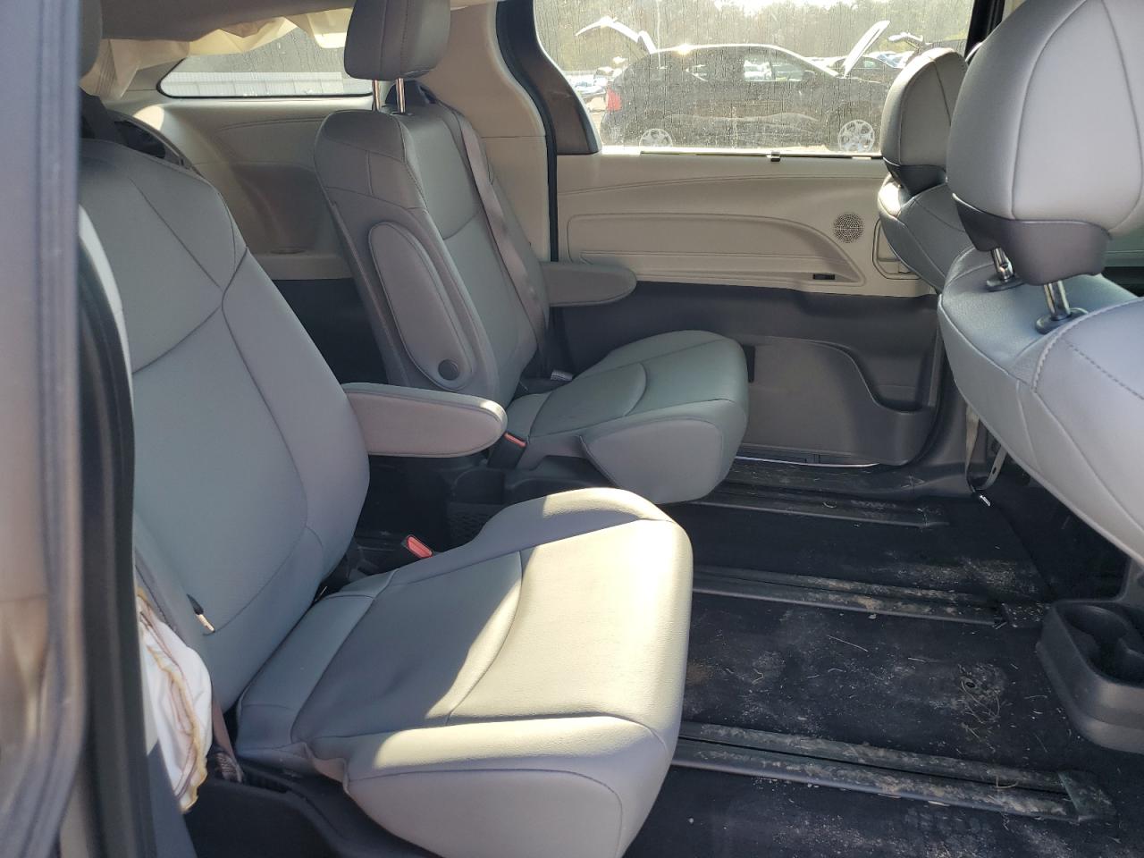 2022 TOYOTA SIENNA XLE VIN:5TDYSKFC3NS070199