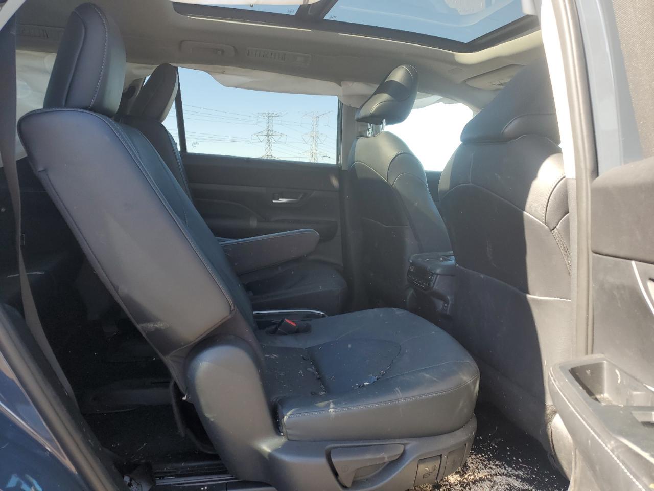 2024 TOYOTA GRAND HIGHLANDER XLE VIN:5TDACAB56RS017552