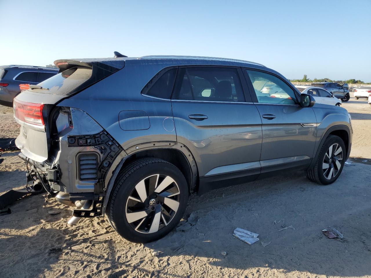 2024 VOLKSWAGEN ATLAS CROSS SPORT SE VIN:1V2JE2CA2RC256740