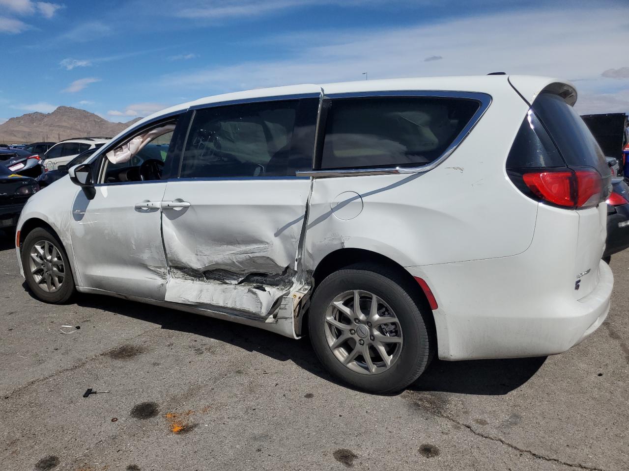 2022 CHRYSLER VOYAGER LX VIN:2C4RC1CG1NR203344