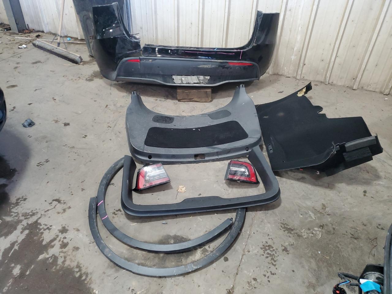 2023 TESLA MODEL Y  VIN:7SAYGDEE8PA161640