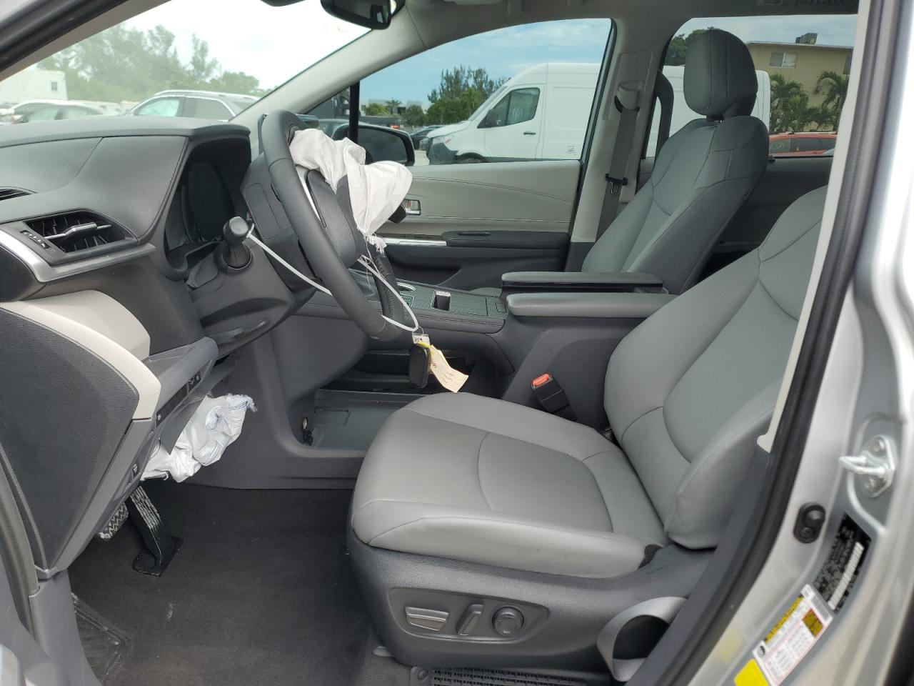 2022 TOYOTA SIENNA XLE VIN:5TDYRKECXNS116933