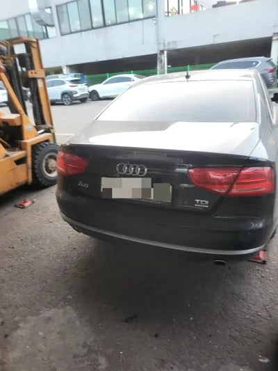 2014 Audi A8 VIN: