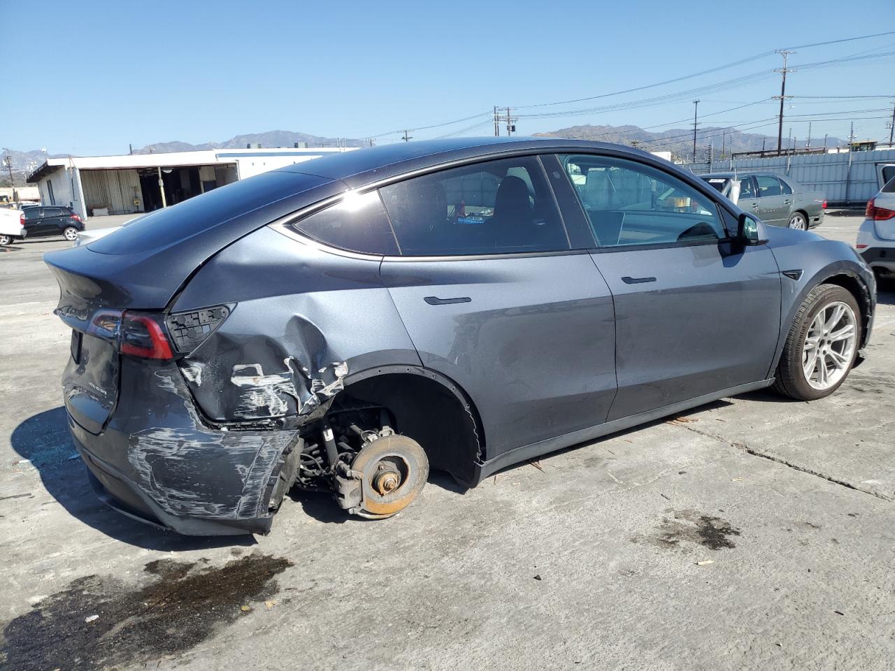 2023 TESLA MODEL Y  VIN:7SAYGDEE5PA037129