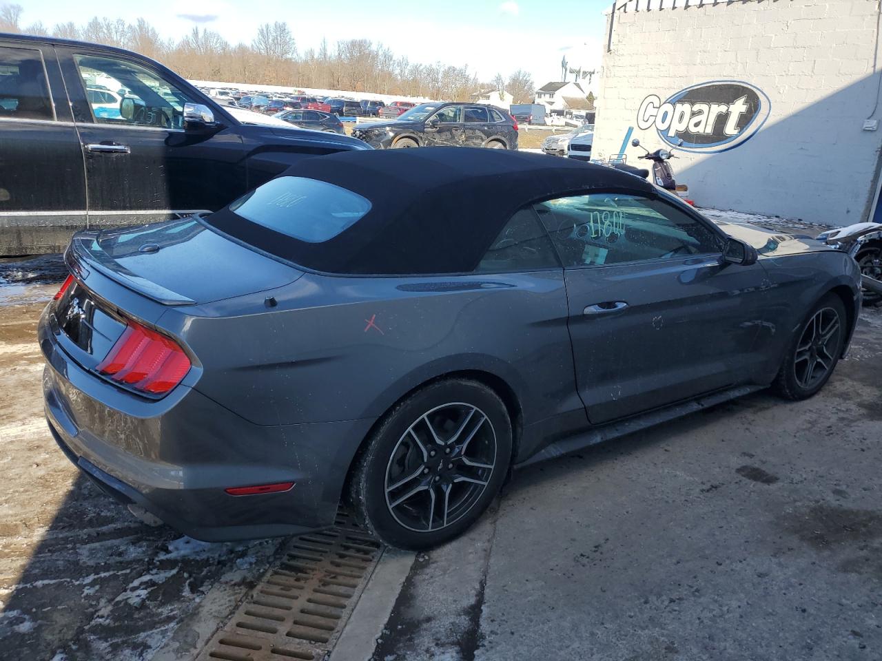 2022 FORD MUSTANG  VIN:1FATP8UH1N5103774