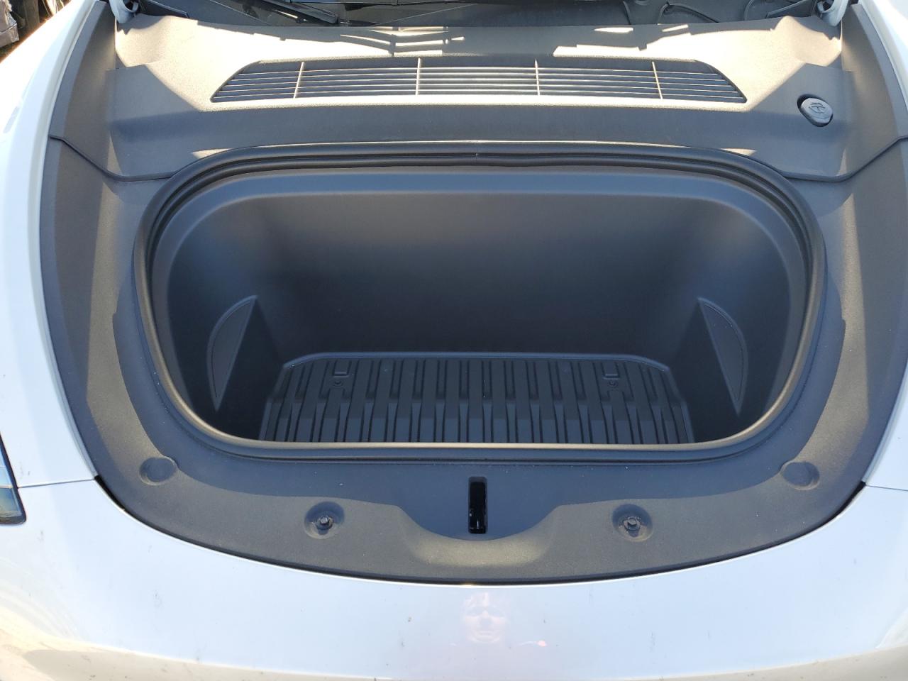 2023 TESLA MODEL Y  VIN:7SAYGDEEXPA114111