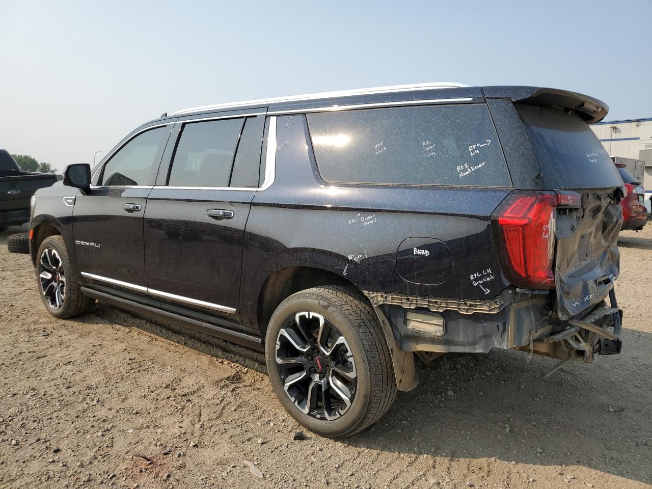 2022 GMC YUKON XL DENALI VIN:1GKS2JKT6NR311424