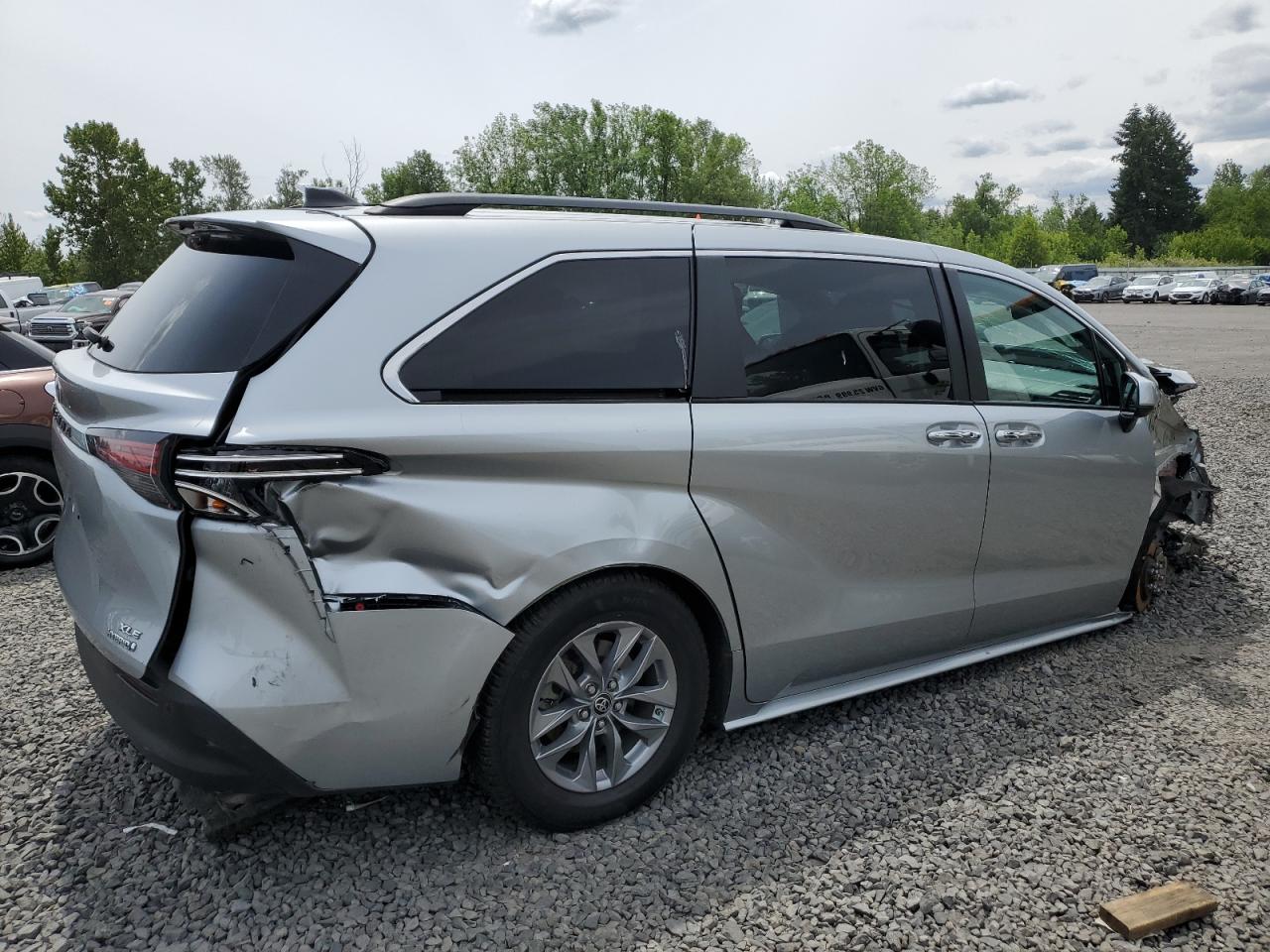 2022 TOYOTA SIENNA XLE VIN:5TDYRKEC7NS087505