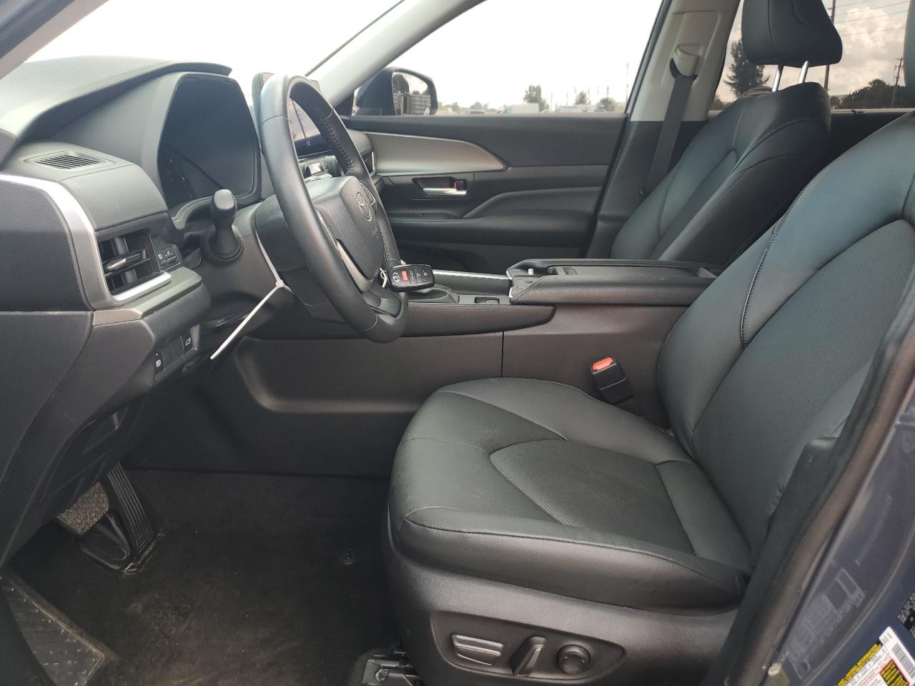 2024 TOYOTA GRAND HIGHLANDER XLE VIN:5TDAAAB53RS021483