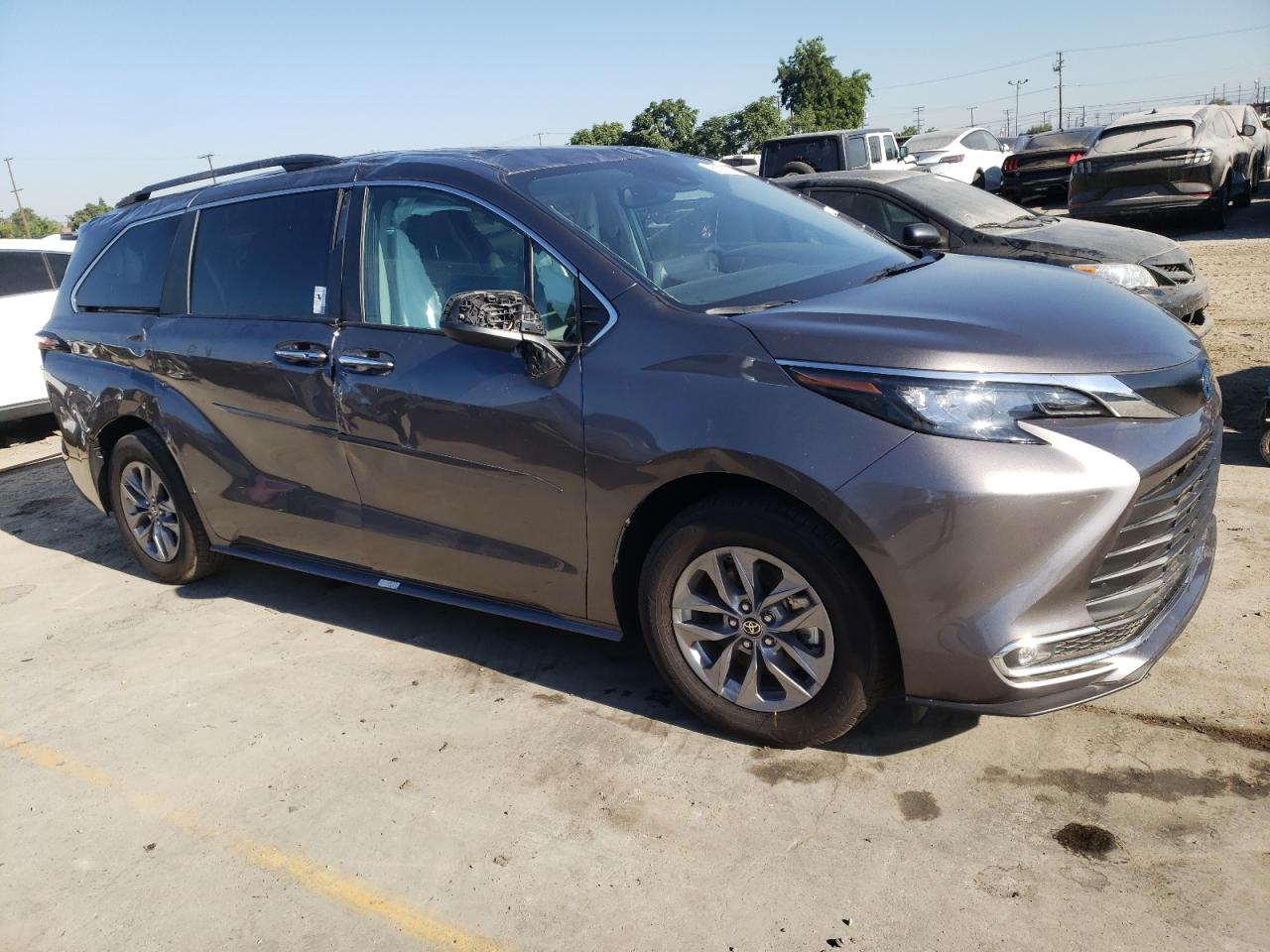 2024 TOYOTA SIENNA XLE VIN:5TDYRKECXRS193954