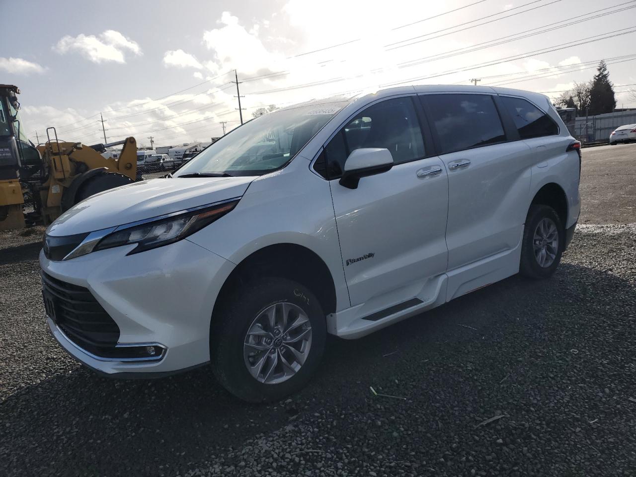 2022 TOYOTA SIENNA XLE VIN:5TDYRKEC1NS100250