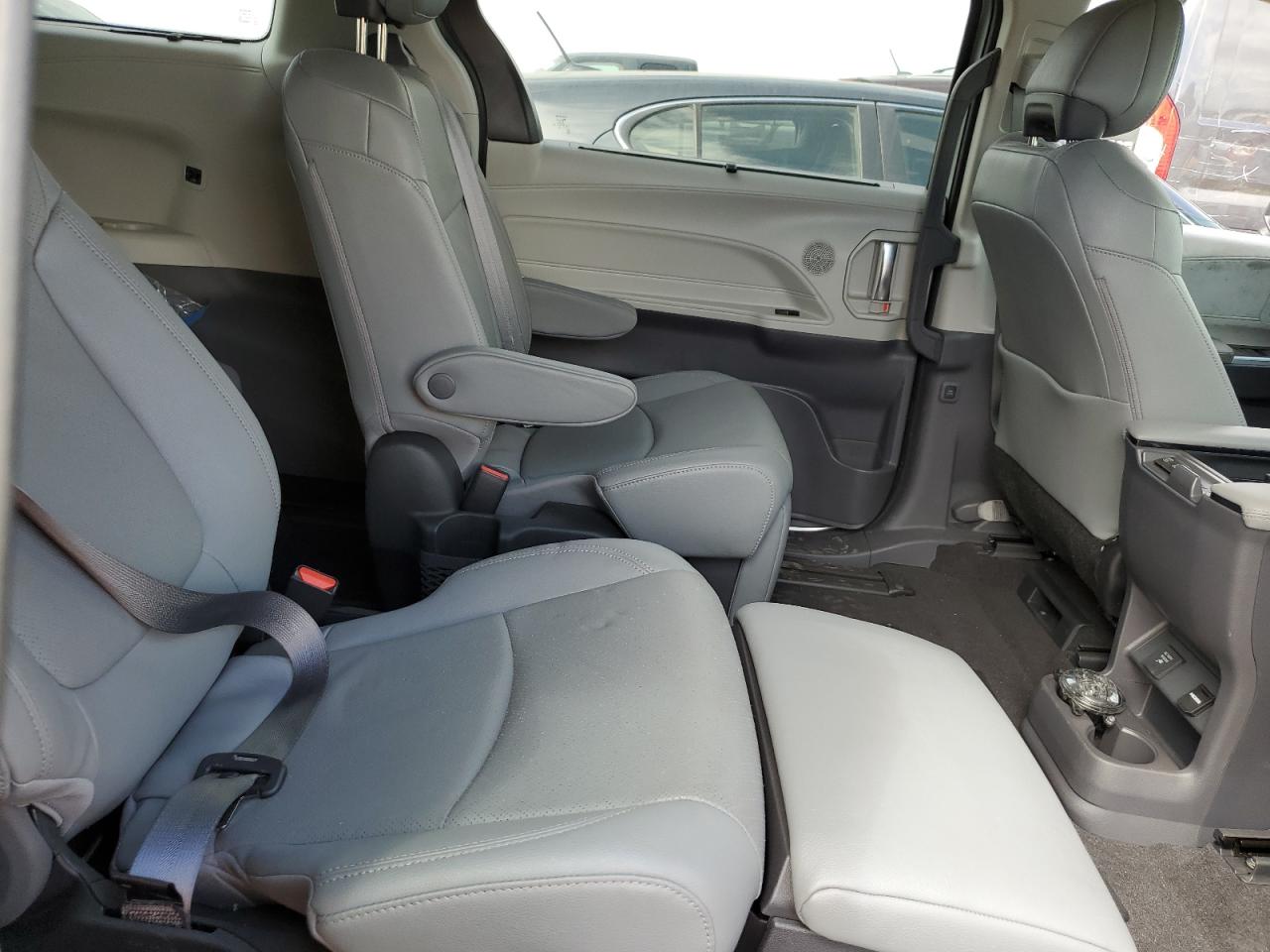 2022 TOYOTA SIENNA LIMITED VIN:5TDZSKFC7NS054673