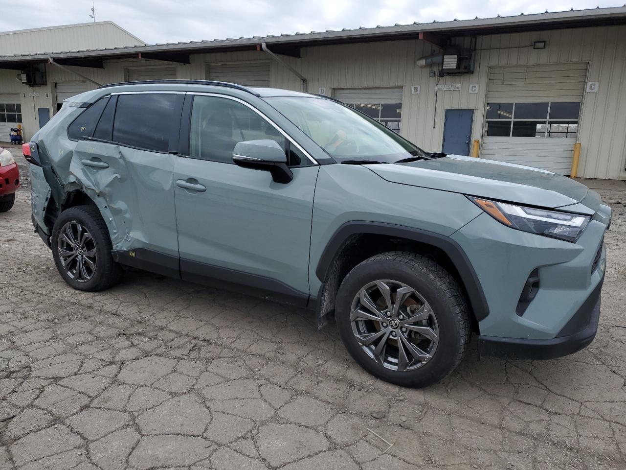 2022 TOYOTA RAV4 XLE PREMIUM VIN:JTMB6RFV0ND055806