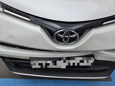 2017 Toyota RAV4 VIN: