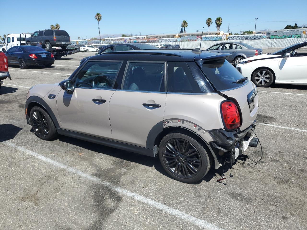 2023 MINI COOPER S VIN:WMW53DK06P2T49371