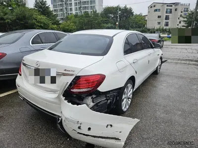 2016 Mercedes-Benz E 220 VIN: