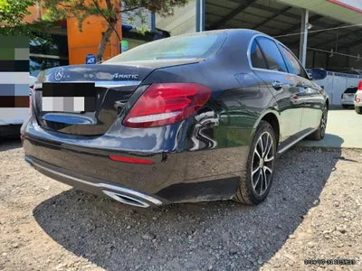 2017 Mercedes-Benz E 220 VIN: