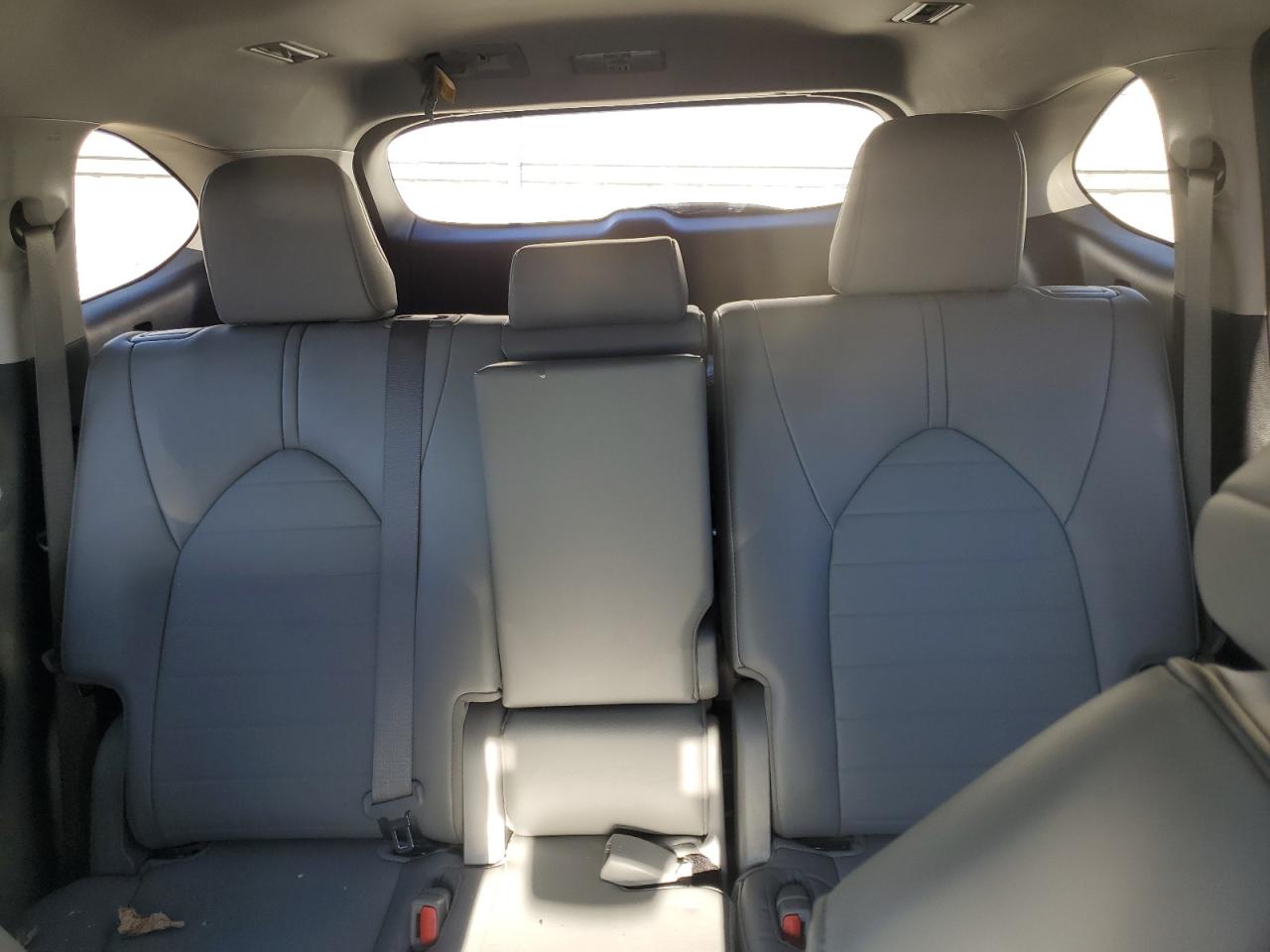 2022 TOYOTA HIGHLANDER XLE VIN:5TDHZRBH7NS206193