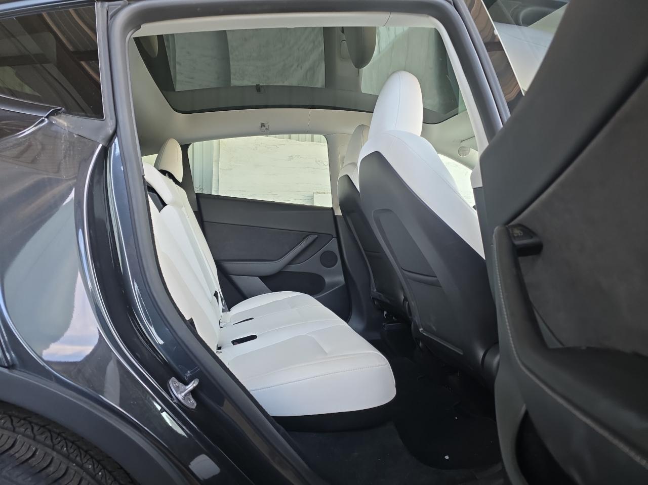 2024 TESLA MODEL Y  VIN:7SAYGDED8RF022766