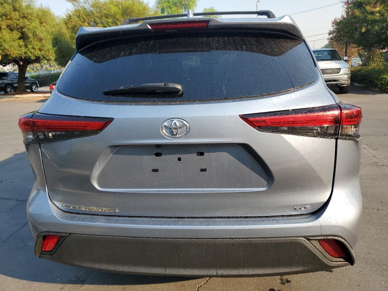 2022 TOYOTA HIGHLANDER XLE VIN:5TDHZRAH2NS122428