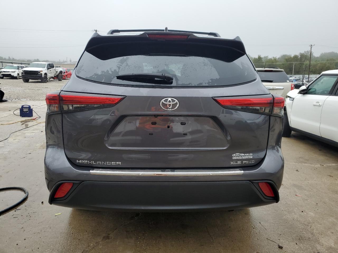 2022 TOYOTA HIGHLANDER XLE VIN:5TDHZRBH9NS203182