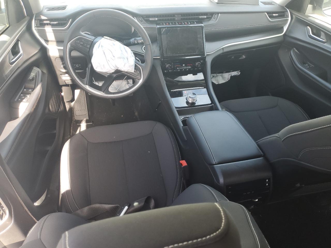 2024 JEEP GRAND CHEROKEE L LAREDO VIN:1C4RJJAG8R8940132