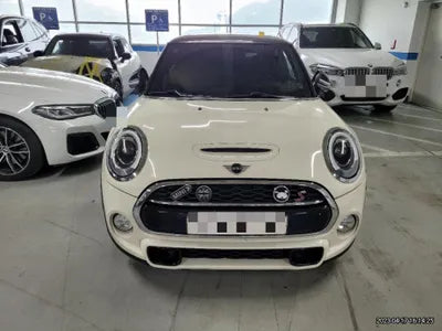 2017 MINI Cooper VIN: