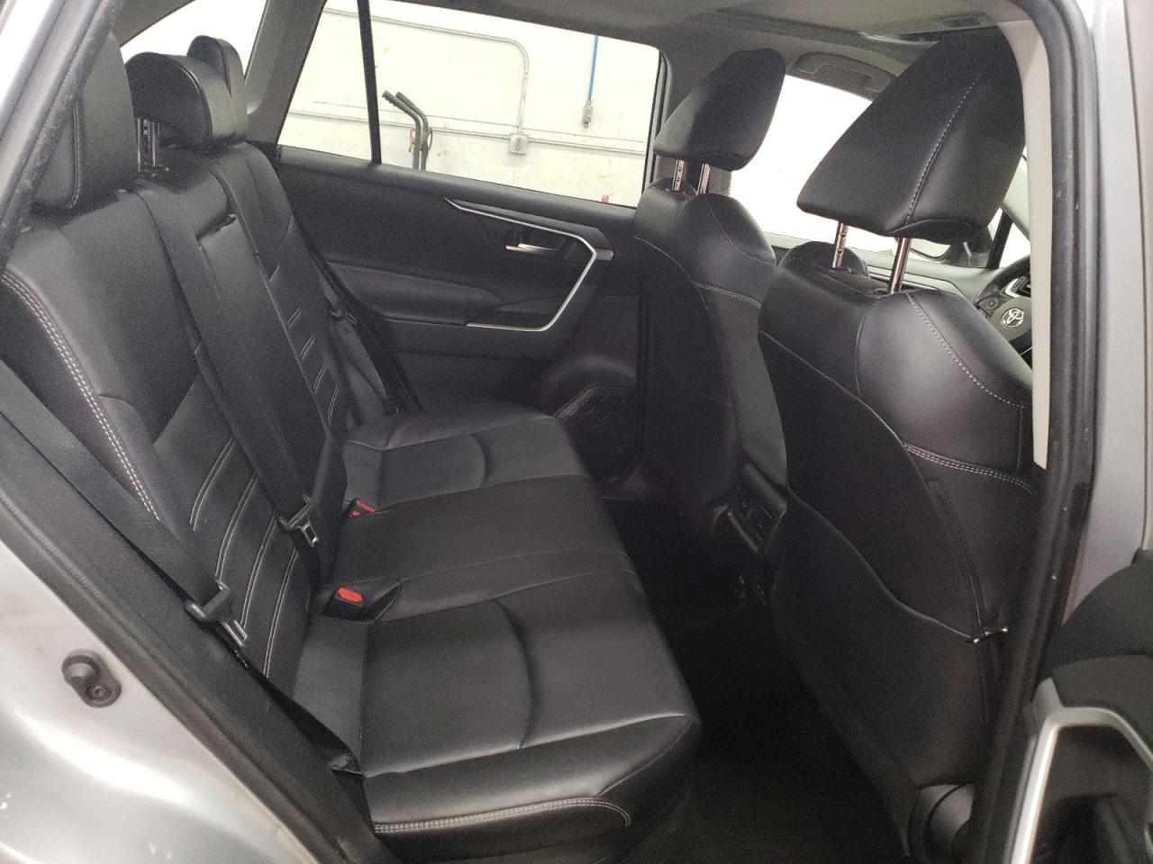 2022 TOYOTA RAV4 XLE PREMIUM VIN:JTMB6RFV7ND054247