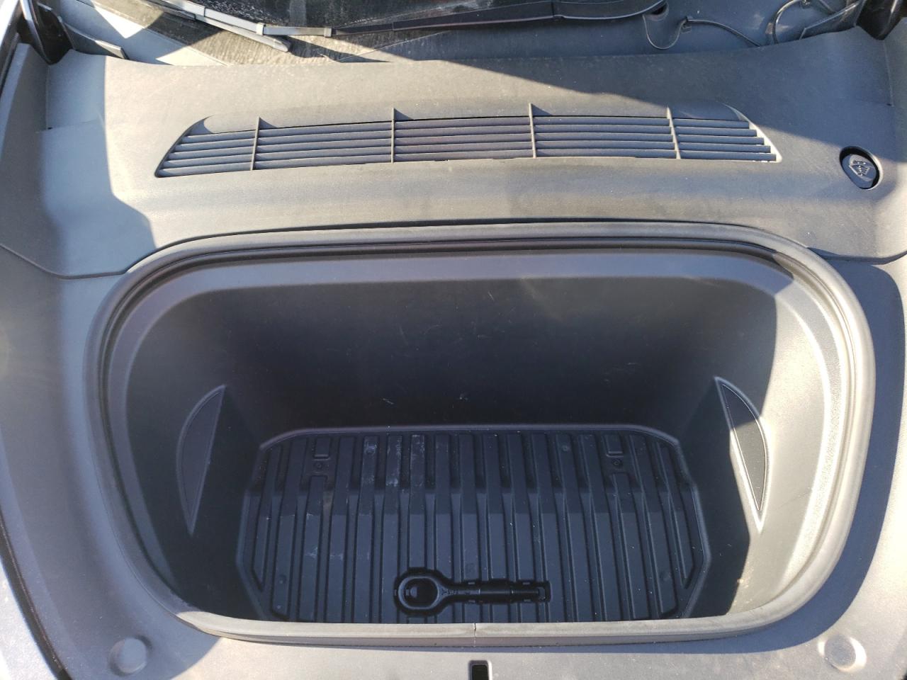 2022 TESLA MODEL Y  VIN:7SAYGDEE6NF331851