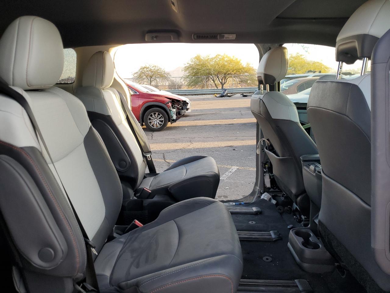 2024 TOYOTA SIENNA XSE VIN:5TDDRKEC6RS182951