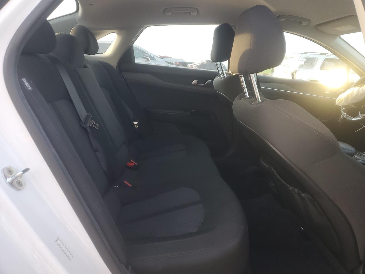 2022 KIA K5 LXS VIN:5XXG14J29NG111879