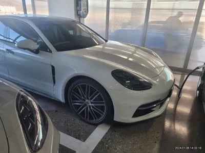 2018 Porsche Panamera VIN: