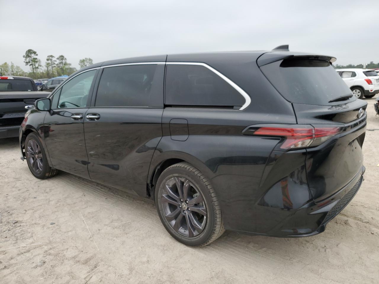 2022 TOYOTA SIENNA XSE VIN:5TDXRKEC8NS097343