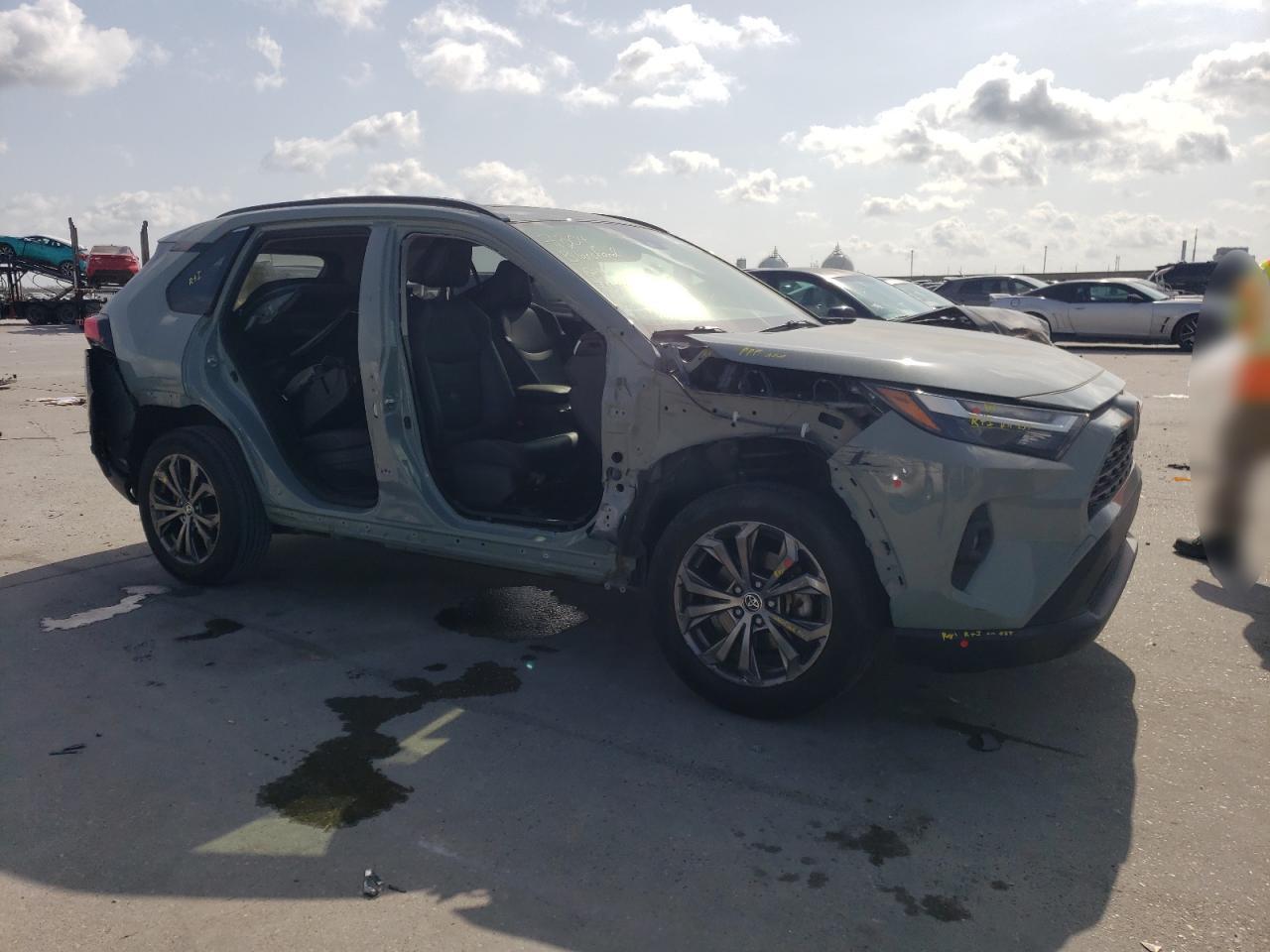 2022 TOYOTA RAV4 XLE PREMIUM VIN:JTMB6RFV3ND061888