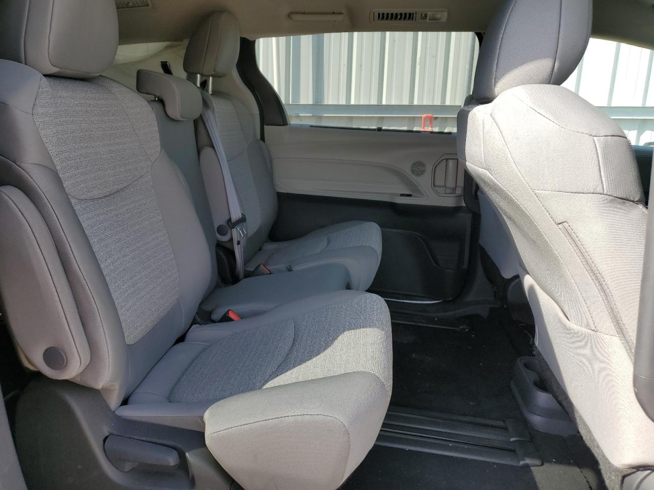 2024 TOYOTA SIENNA LE VIN:5TDKRKECXRS190669