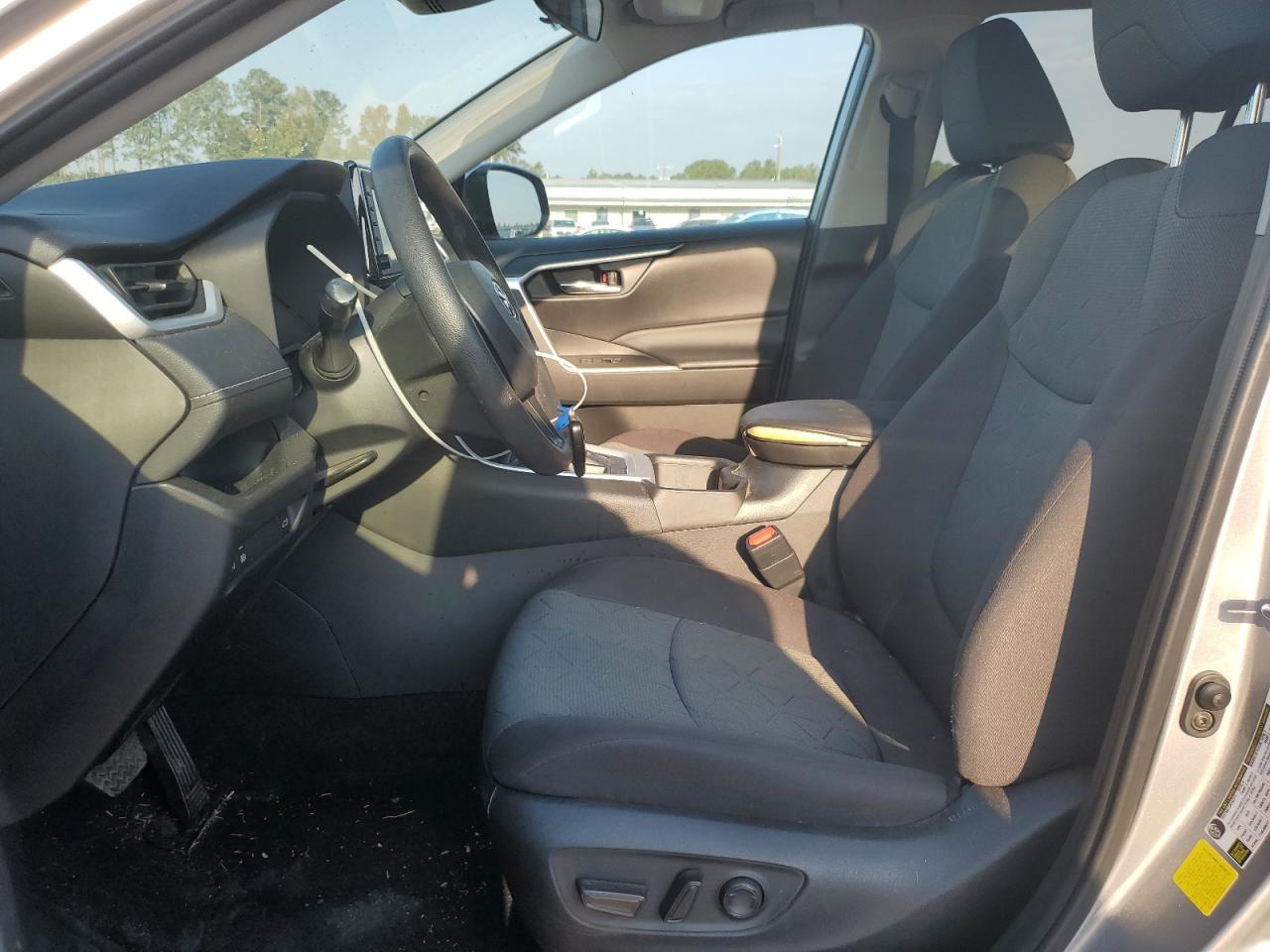 2022 TOYOTA RAV4 XLE VIN:2T3W1RFV3NW189728