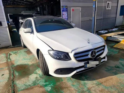 2016 Mercedes-Benz E 220 VIN: