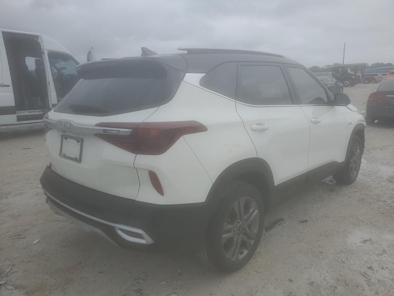 2023 KIA SELTOS S VIN:KNDEUCAAXP7438965