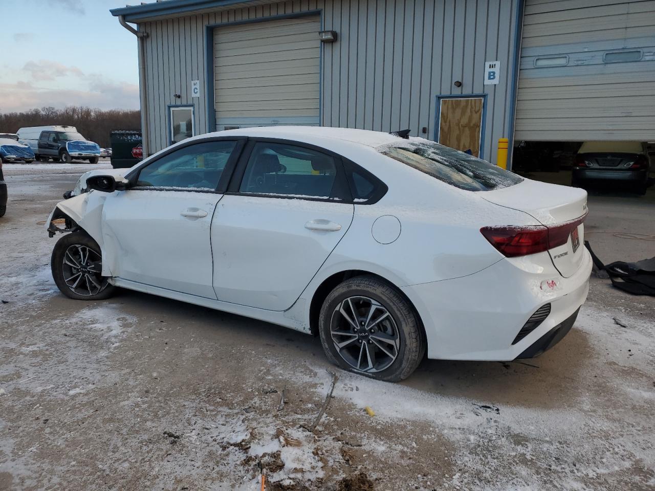 2022 KIA FORTE FE VIN:3KPF24AD0NE460612