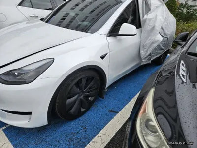 2023 Tesla Model Y VIN: