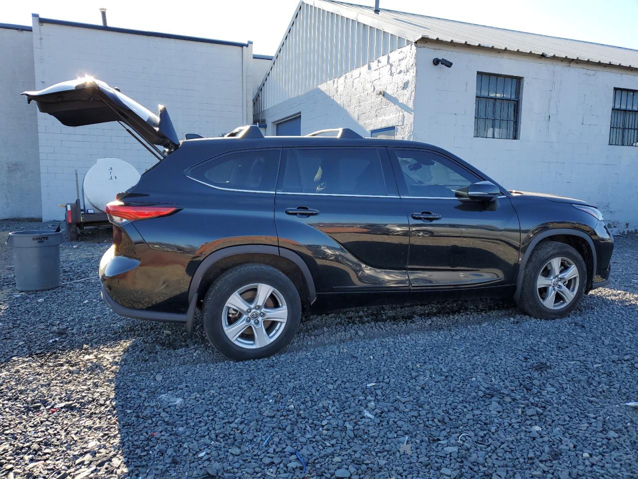 2022 TOYOTA HIGHLANDER L VIN:5TDCZRBH4NS570596