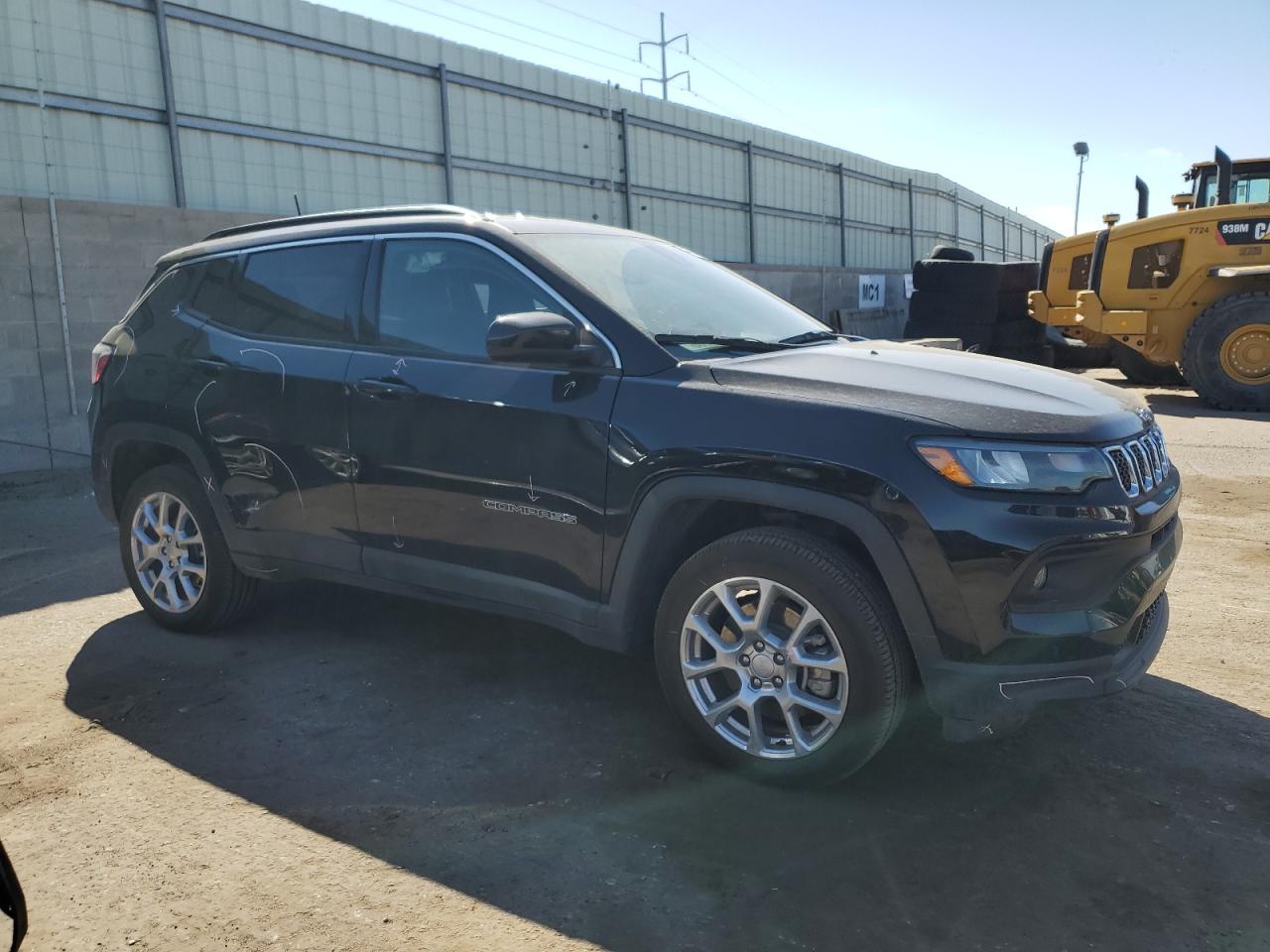 2024 JEEP COMPASS LATITUDE LUX VIN:3C4NJDFN2RT577335